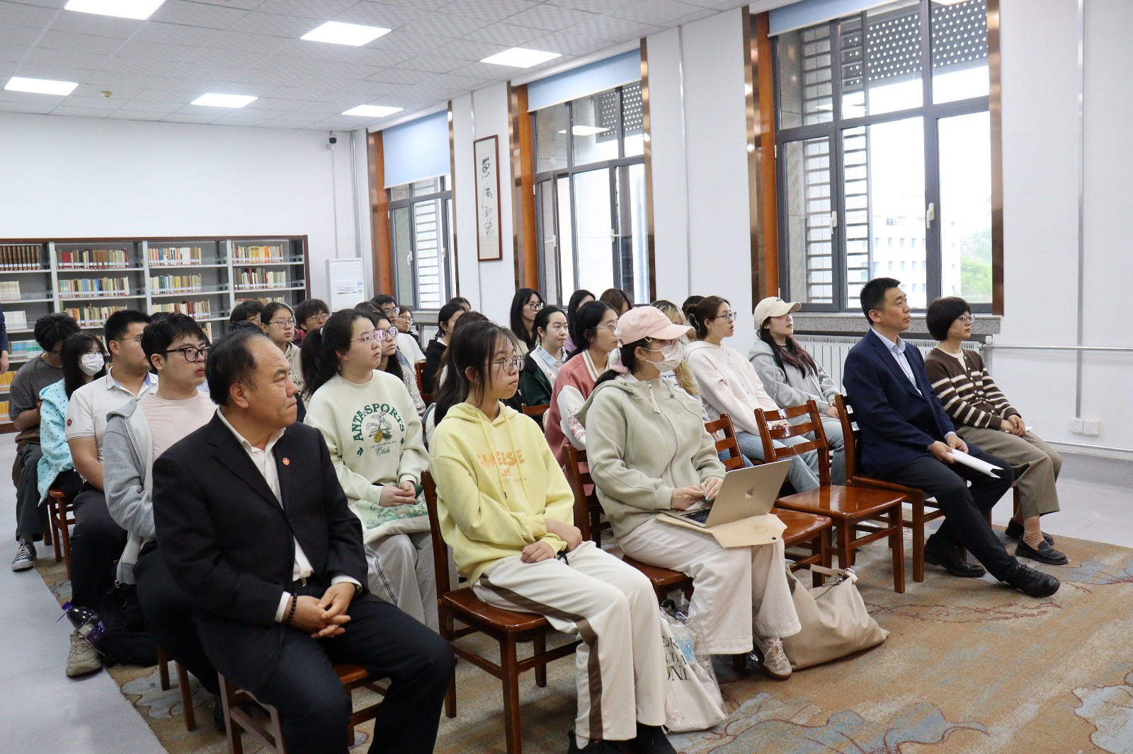 4.16活动 观众席.jpg